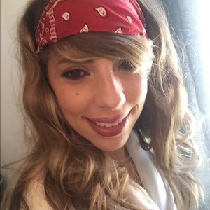 Meet your Posher, Victoria