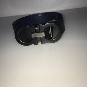 Ferragomo belt in black or blue leather reversible