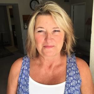 Meet your Posher, Carolyn