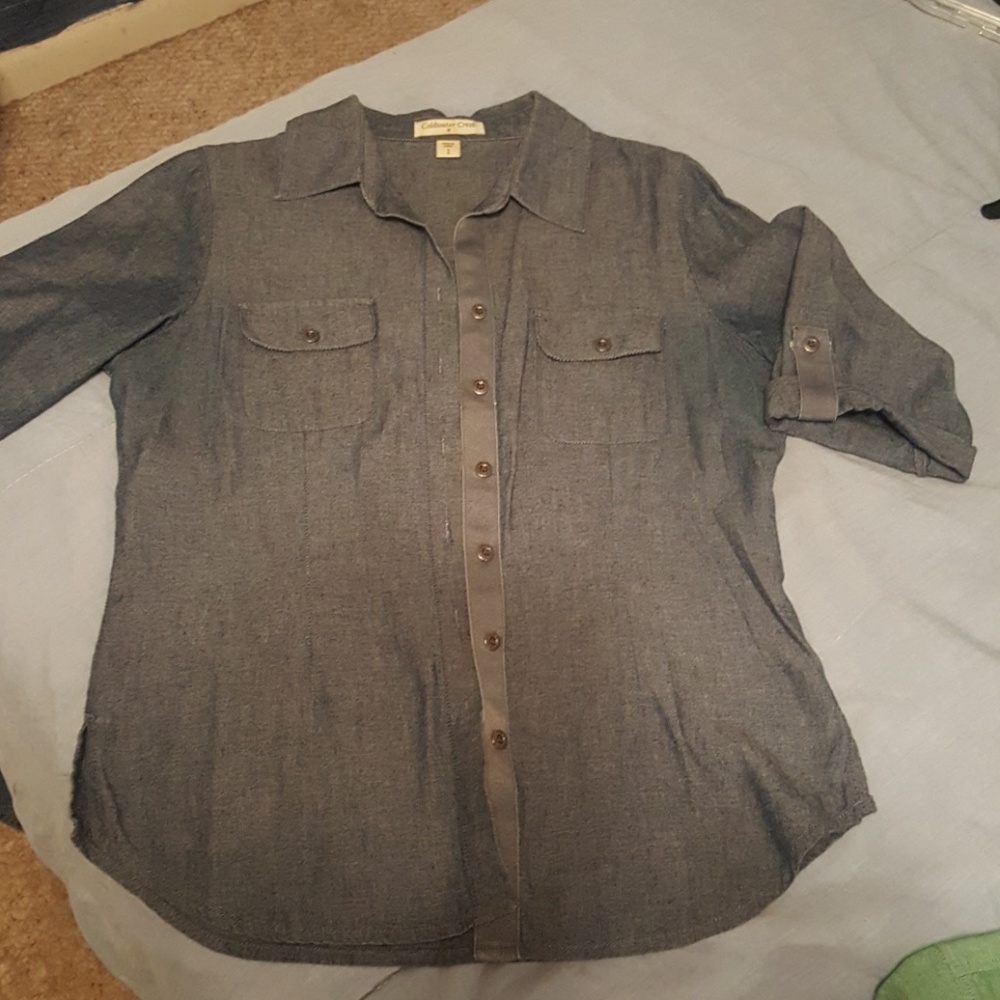 Fitted chambray 3/4 sleeve shirt