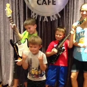 Meet your Posher, Andrea