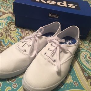 Size 7 Keds