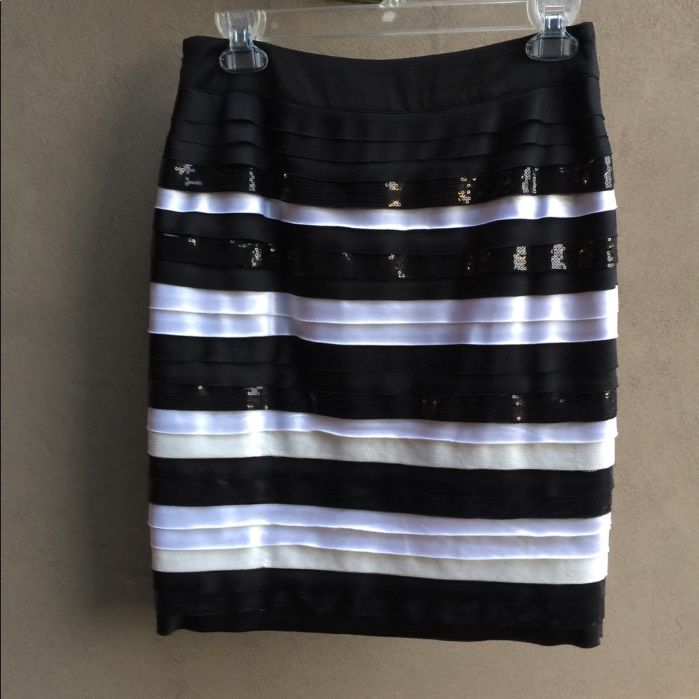 WHBM Black white stripe sequins pencil skirt. Sz.0