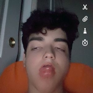 Meet your Posher, Elias