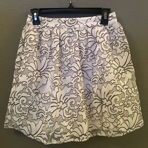 Francesca's black and white floral design skirt