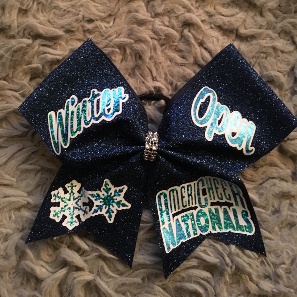 Winter Cheer Bow