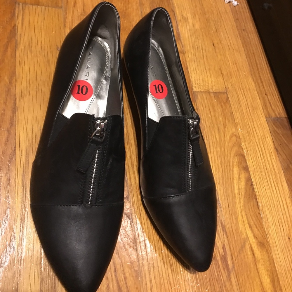 Brand new Tahari shoes leather