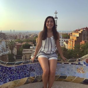 Meet your Posher, Carolina