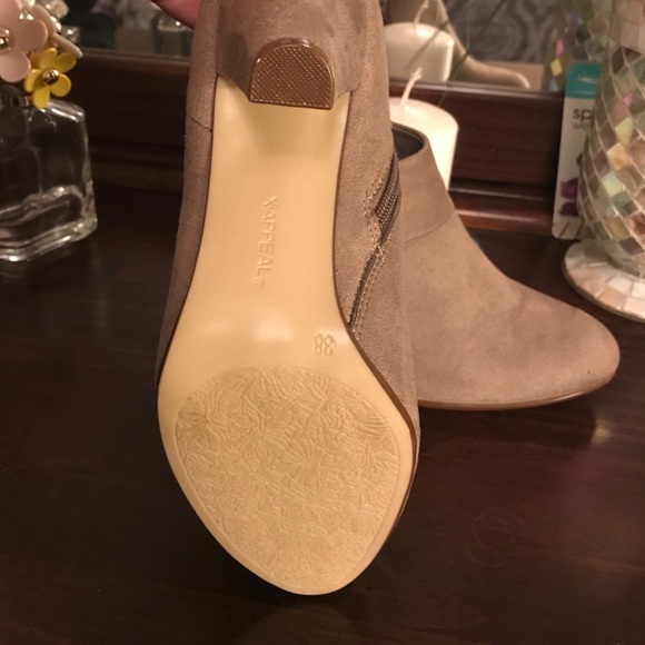 Ankle boots - Picture 3 of 4