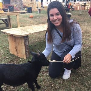 Meet your Posher, Gianella