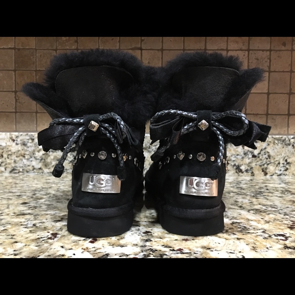 Short Black Ugg boots