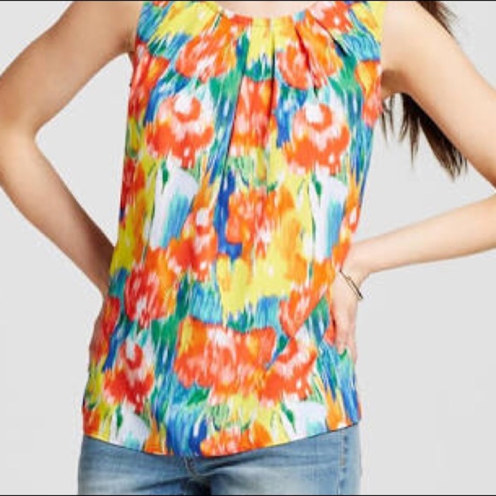 🛍🚨DELETING TODAY🚨MeronaRed Floral Printed Shell - Picture 1 of 4