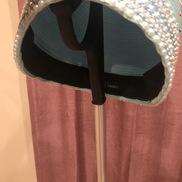 Gorgeous Powder Blue Pillbox Hat (Hat Pin Included - Picture 5 of 6