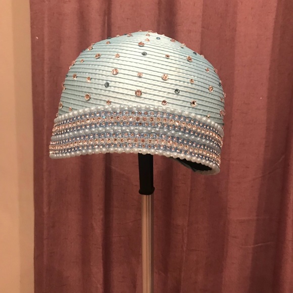 Gorgeous Powder Blue Pillbox Hat (Hat Pin Included - Picture 1 of 6