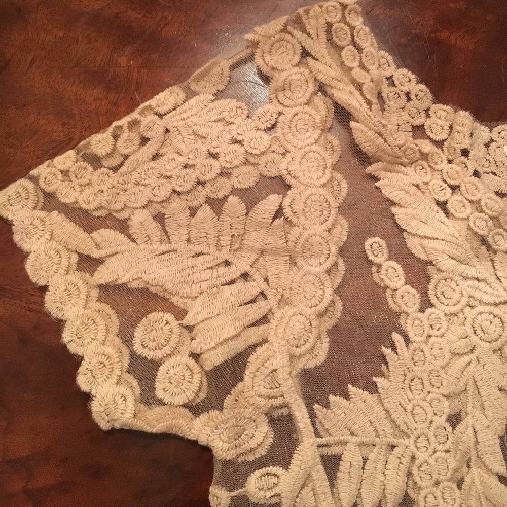 Ya Los Angeles Lace Top - Picture 5 of 6
