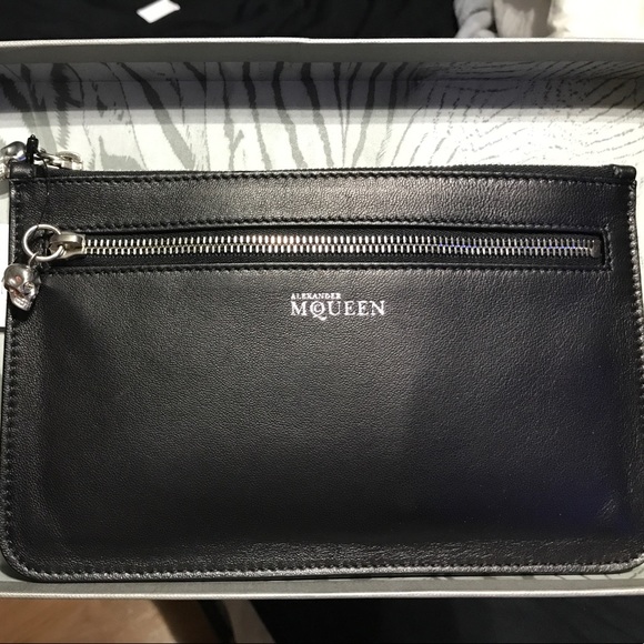 Alexander McQueen Handbags - Alexander McQueen Clutch