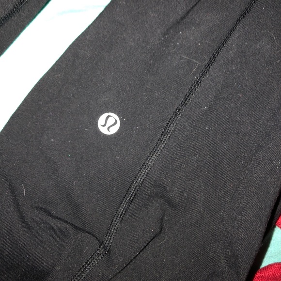 selling my long, flare lulu lemon pants - Picture 2 of 3