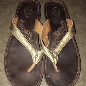 Olukai flip flops size 8