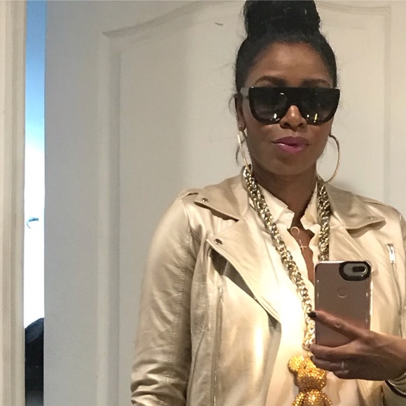 Meet your Posher, Tamiko - Picture 1 of 1