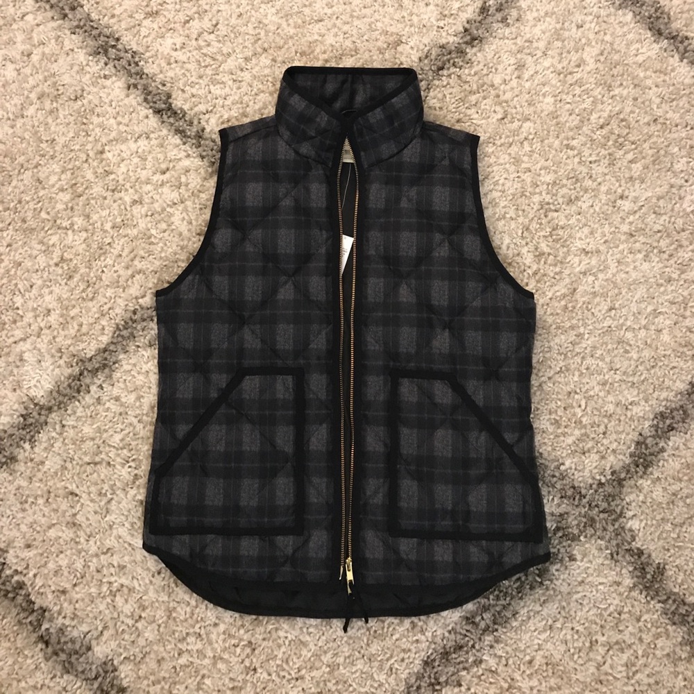 (SOLD) J. Crew excursion vest NWT