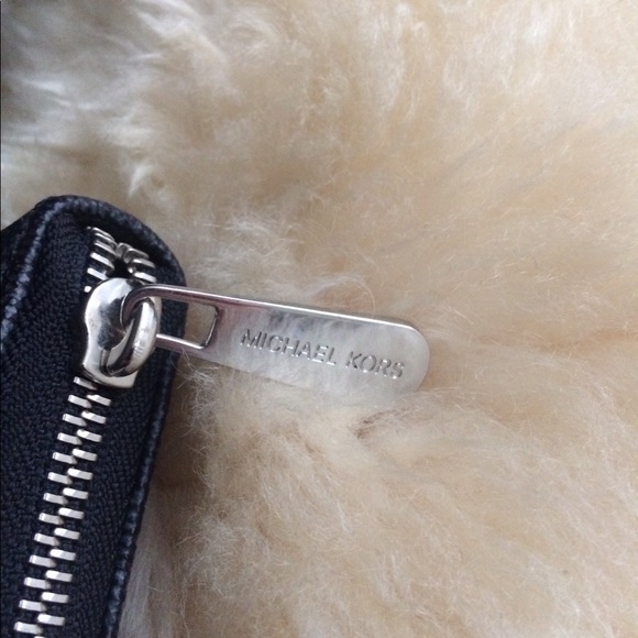 ๐ค Michael Kors Jet Set ZIP Around Wallet ๐ค - Picture 3 of 7