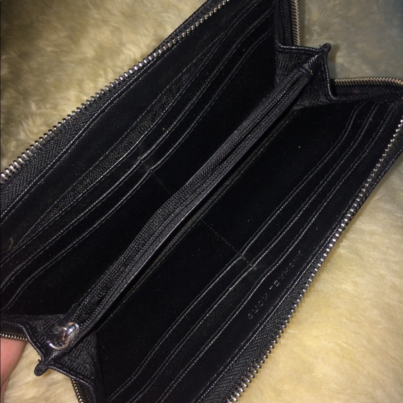 ๐ค Michael Kors Jet Set ZIP Around Wallet ๐ค - Picture 4 of 7