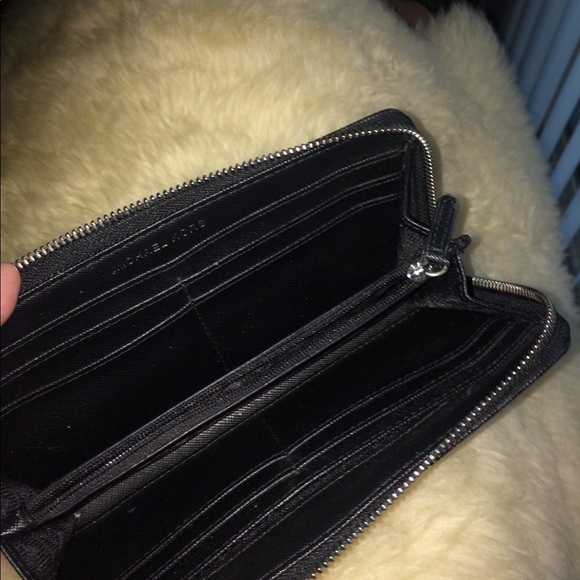 ๐ค Michael Kors Jet Set ZIP Around Wallet ๐ค - Picture 6 of 7