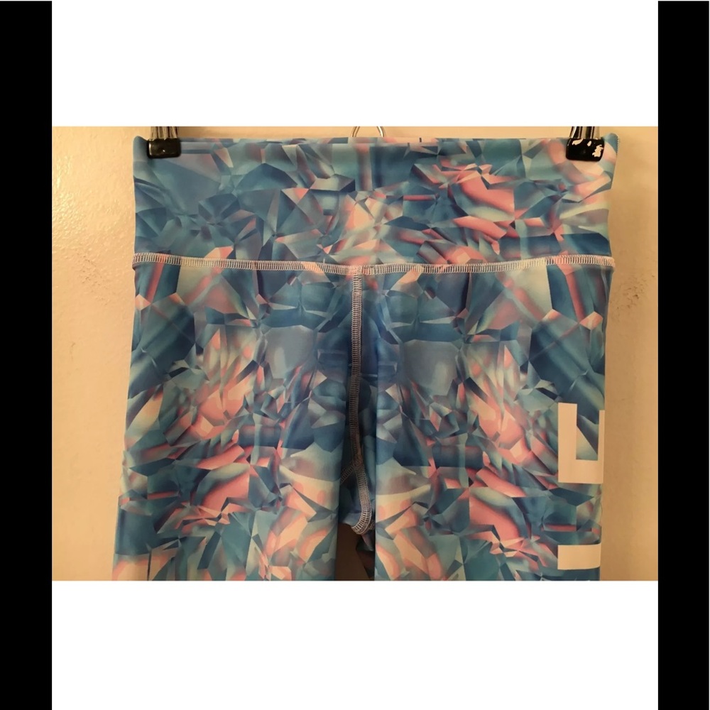 NWOT SoulCycle Terez Crops - Picture 2 of 7