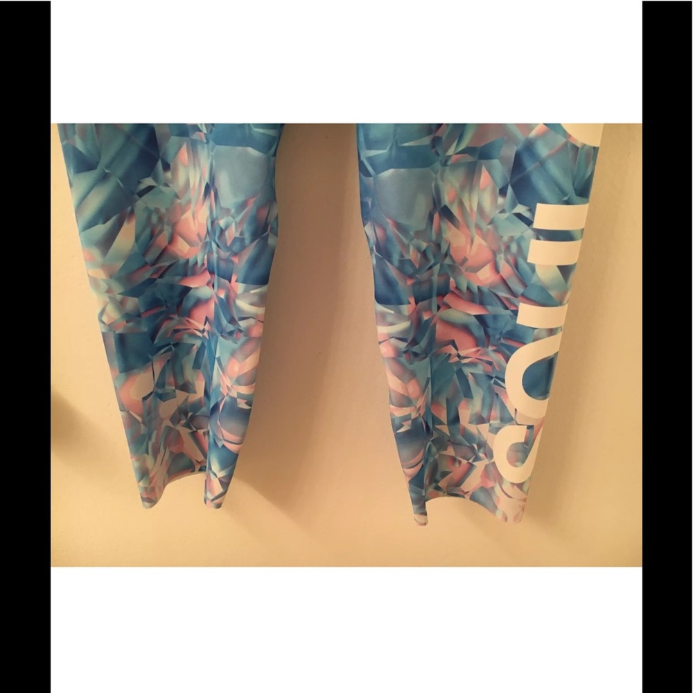 NWOT SoulCycle Terez Crops - Picture 5 of 7