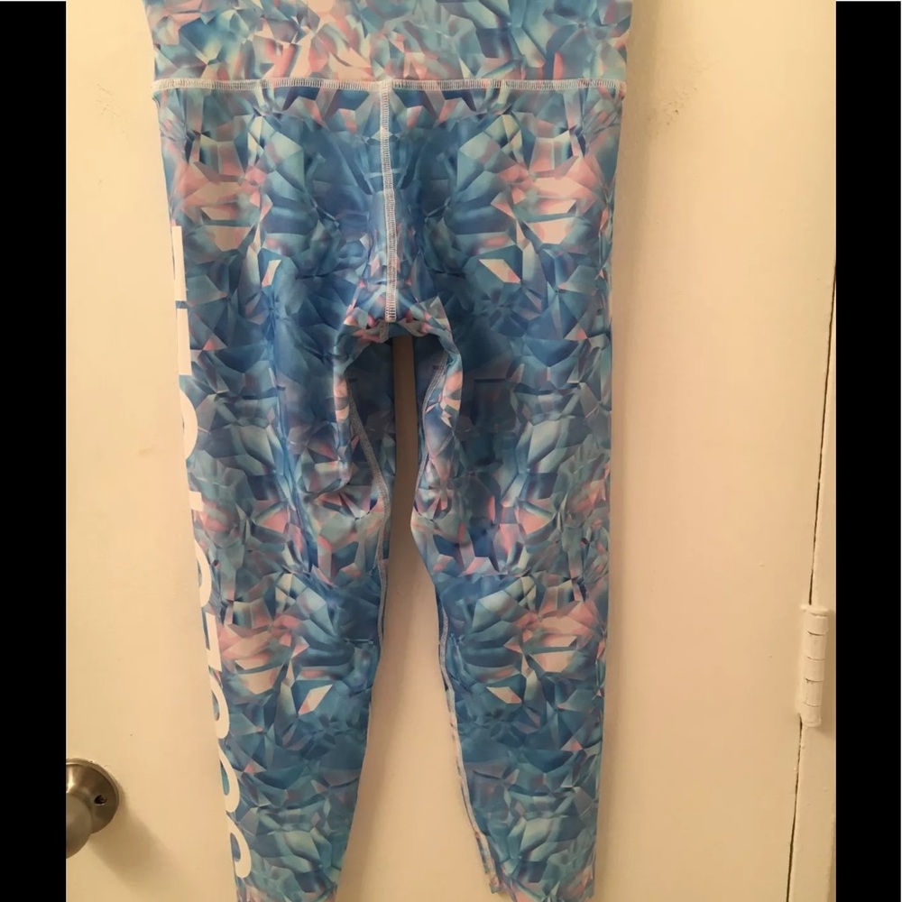 NWOT SoulCycle Terez Crops - Picture 6 of 7
