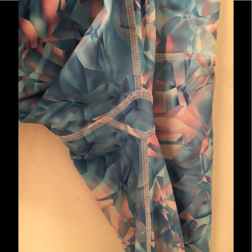 NWOT SoulCycle Terez Crops - Picture 7 of 7