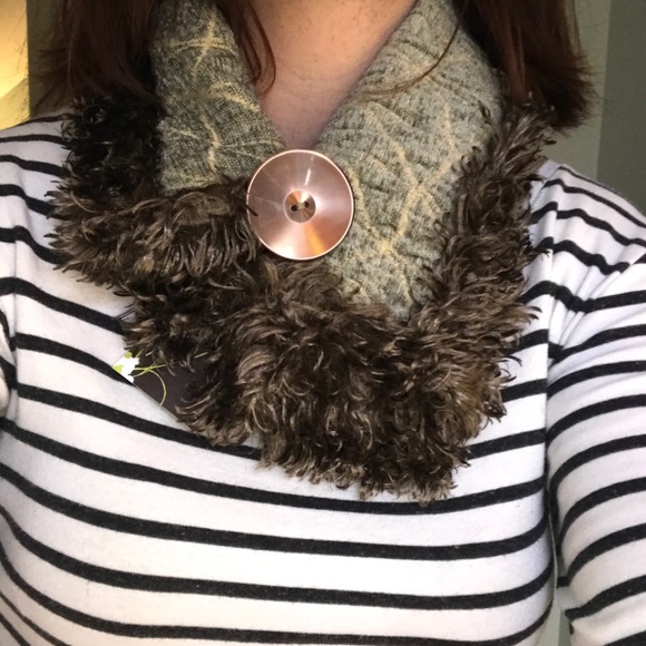 Accessories - Scarf shrug collar