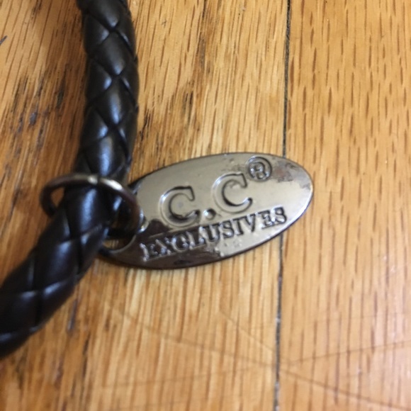 C.C.: White Faux Fur Wristlet - Picture 5 of 8