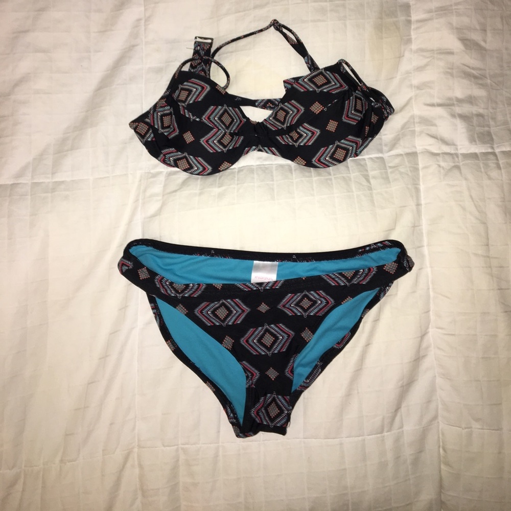 VINTAGE TRIBAL HALTER BIKINI