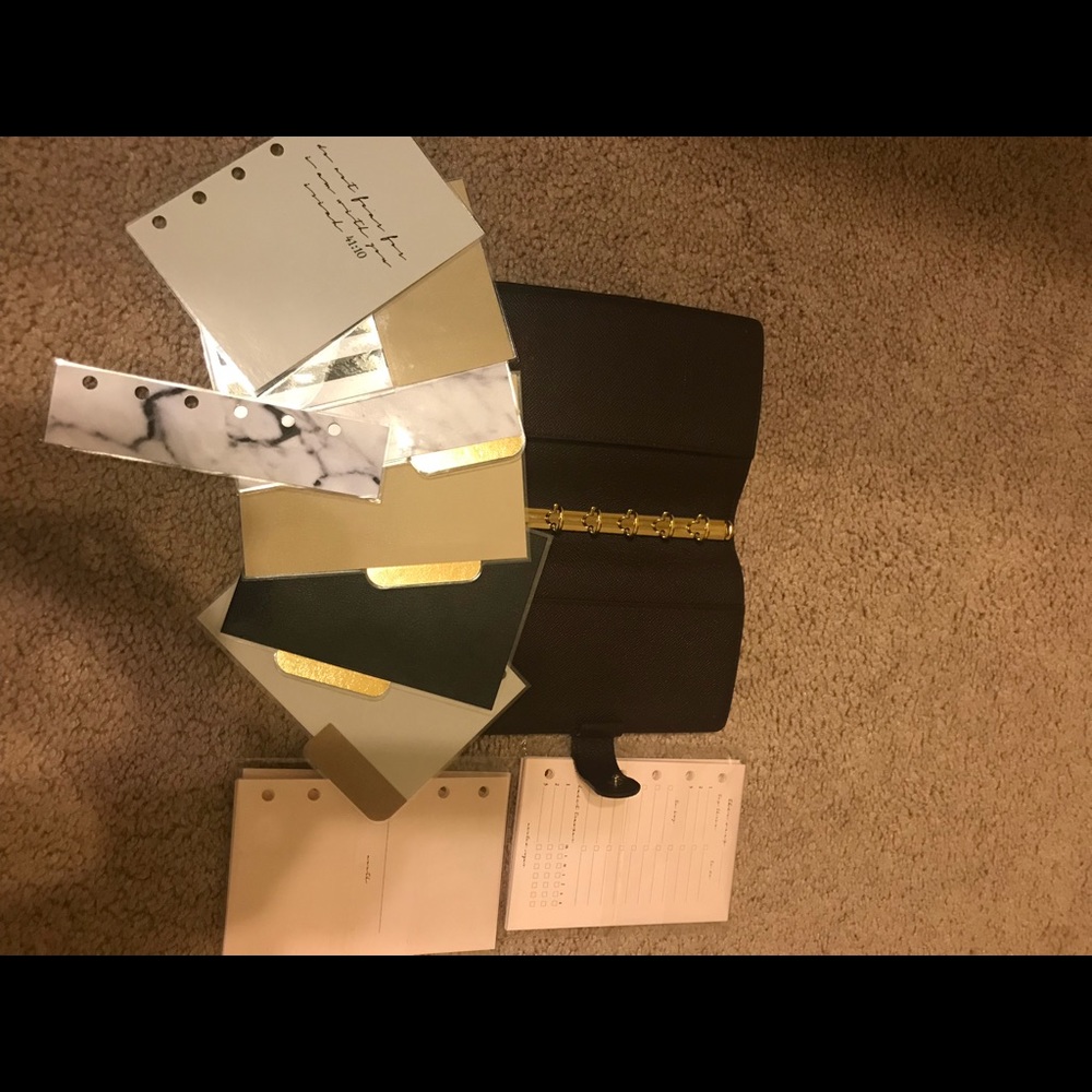 ***SOLD***LV Damier PM Agenda