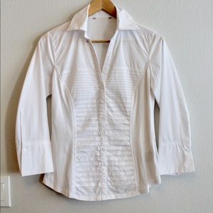 Fitted white button down business shirt