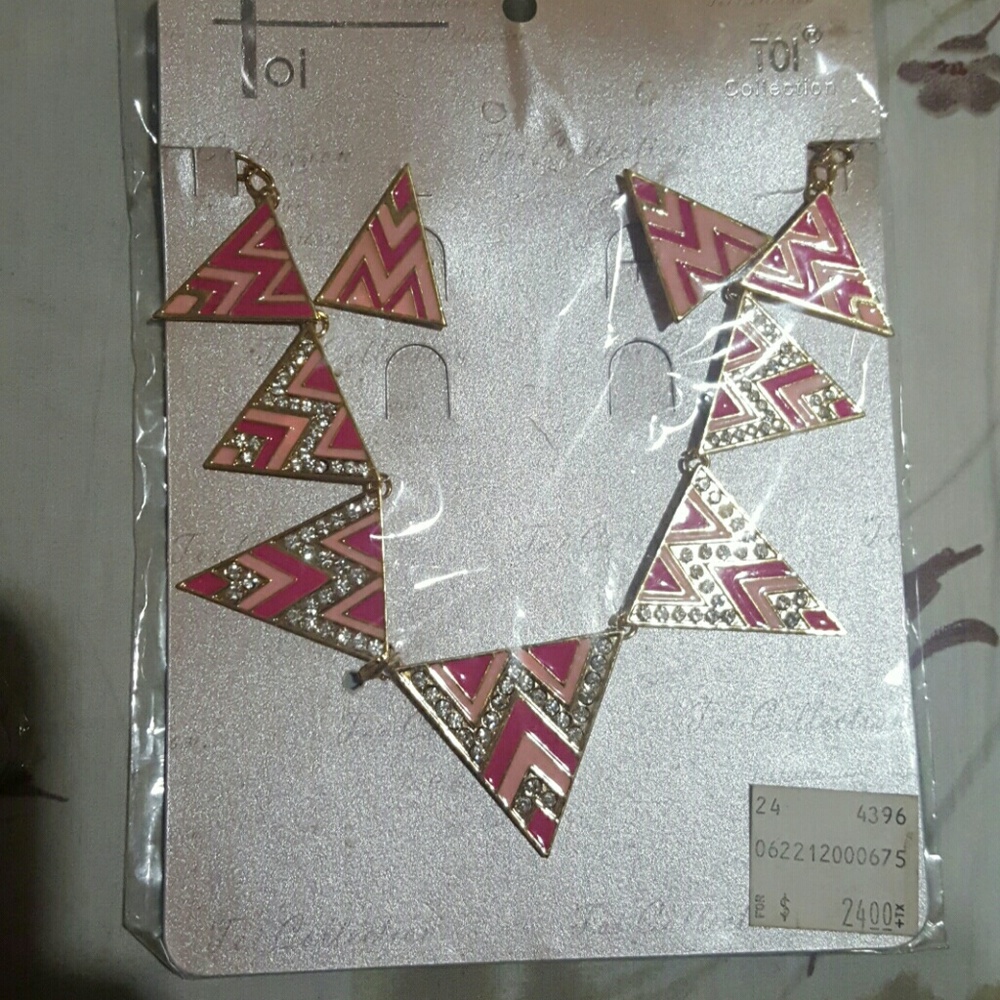Statement / costume jewelry