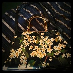 Black flower purse,