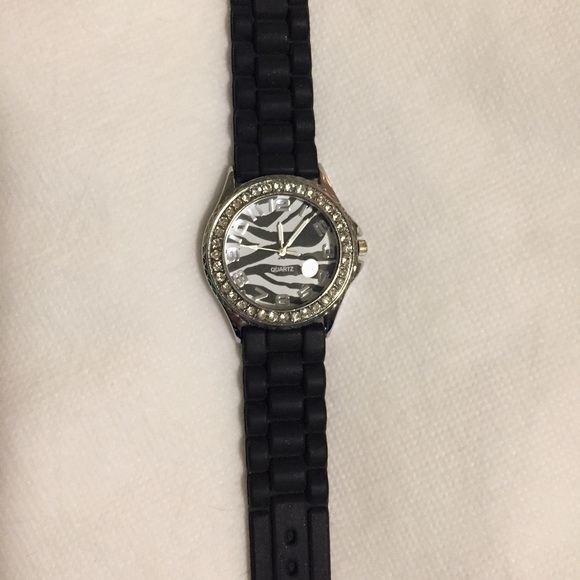 SOLD**Sparkling Rhinestone Watch CC - Picture 3 of 4