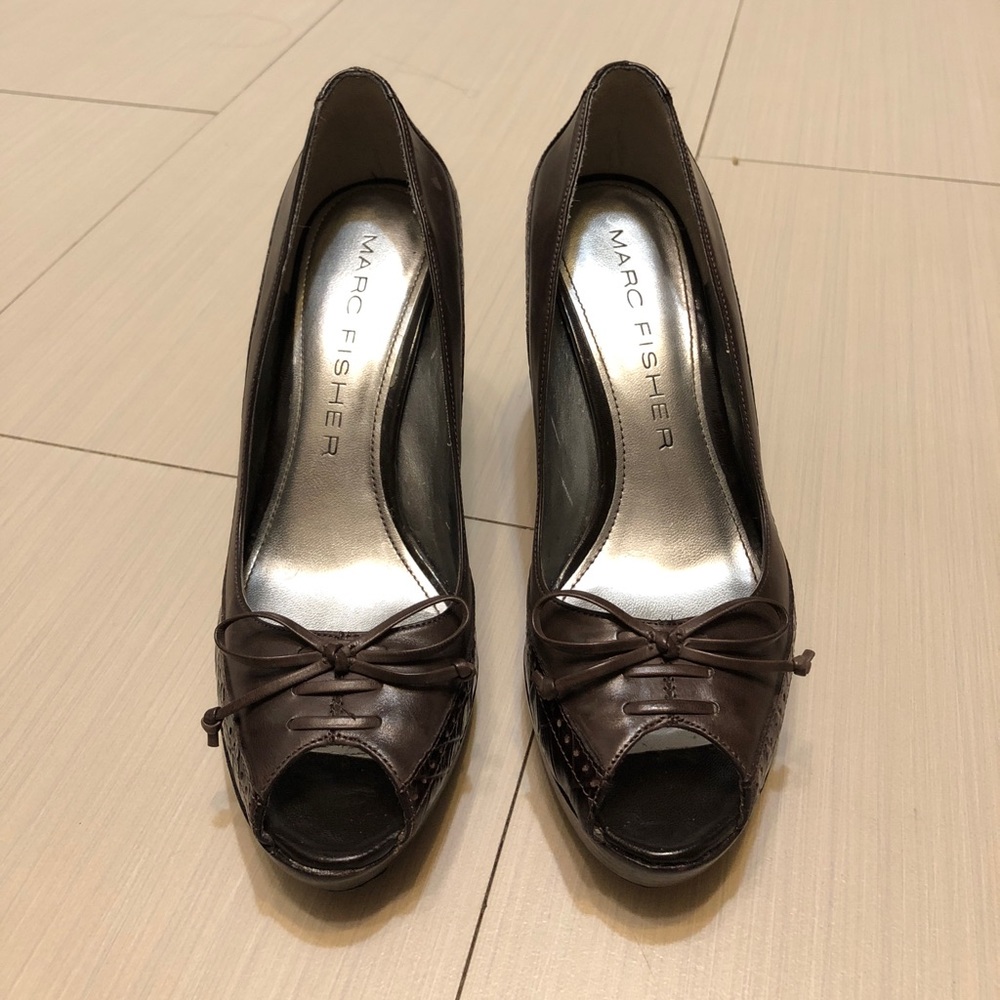 Marc Fisher heel pumps