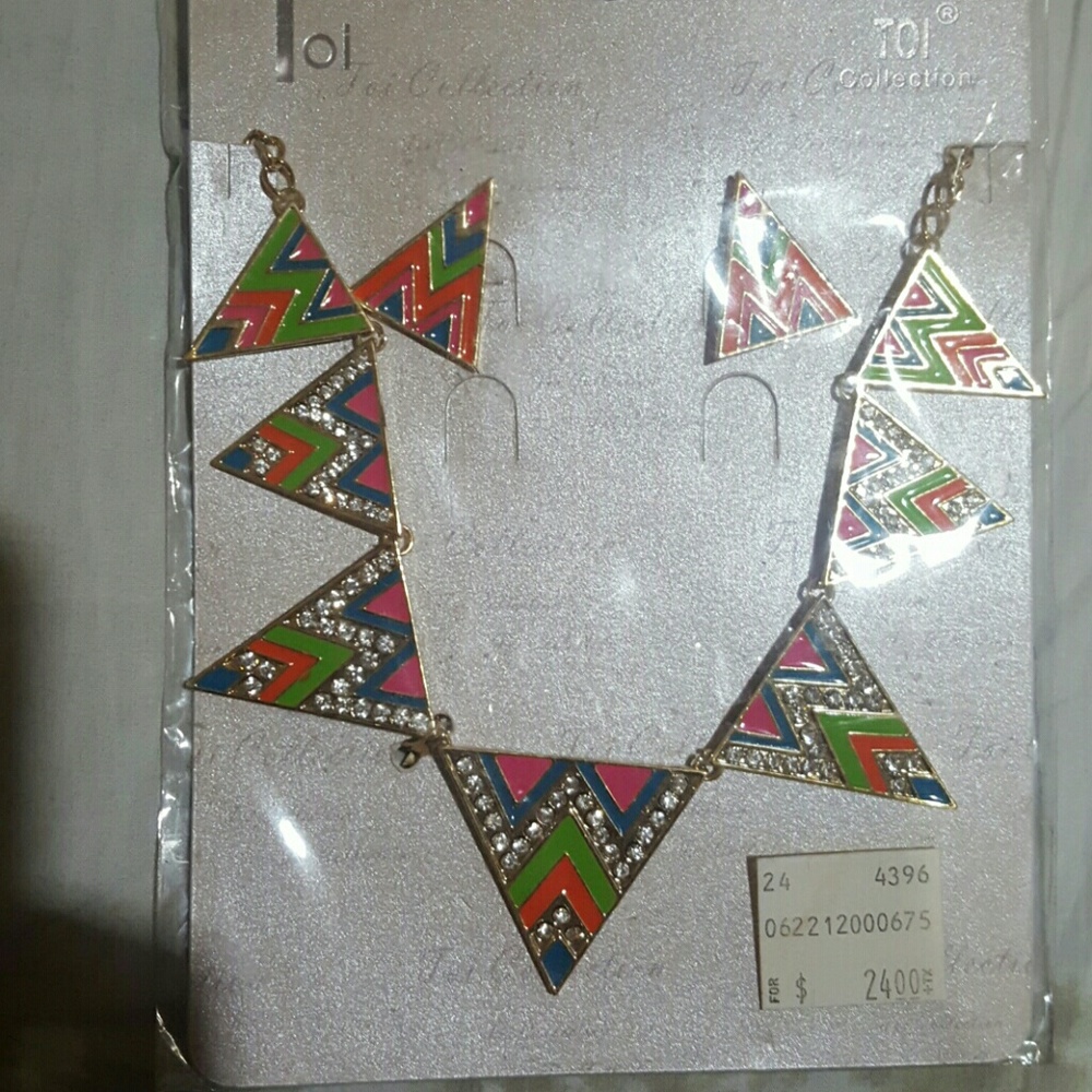Statement/costume necklace n earrings