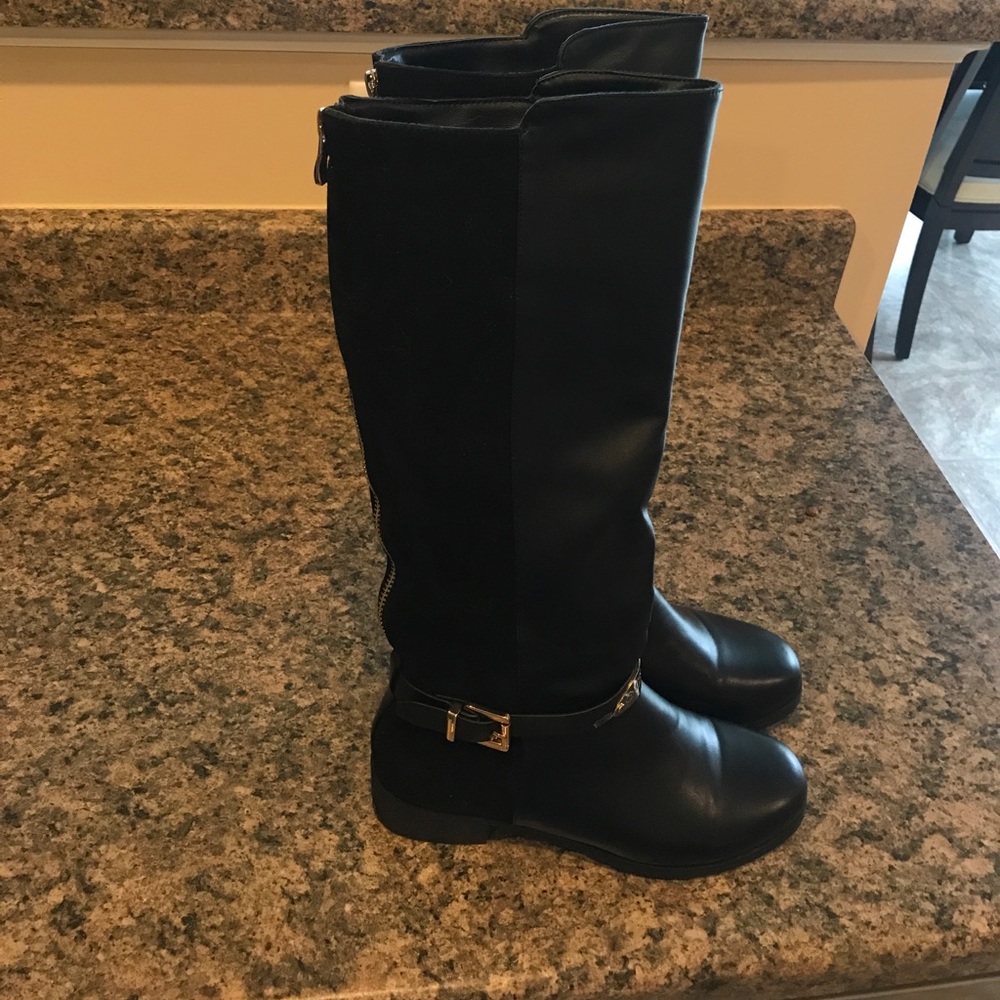 Guess boots size 7