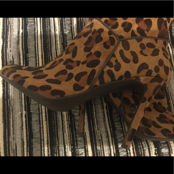 Colin Stuart Calf Hair leopard boots Sz 11 NEW - Picture 2 of 3