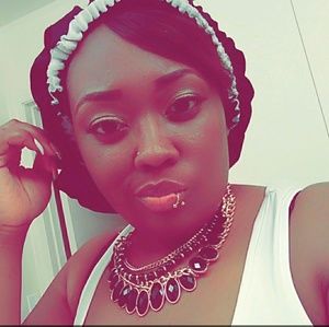 Meet your Posher, Simone