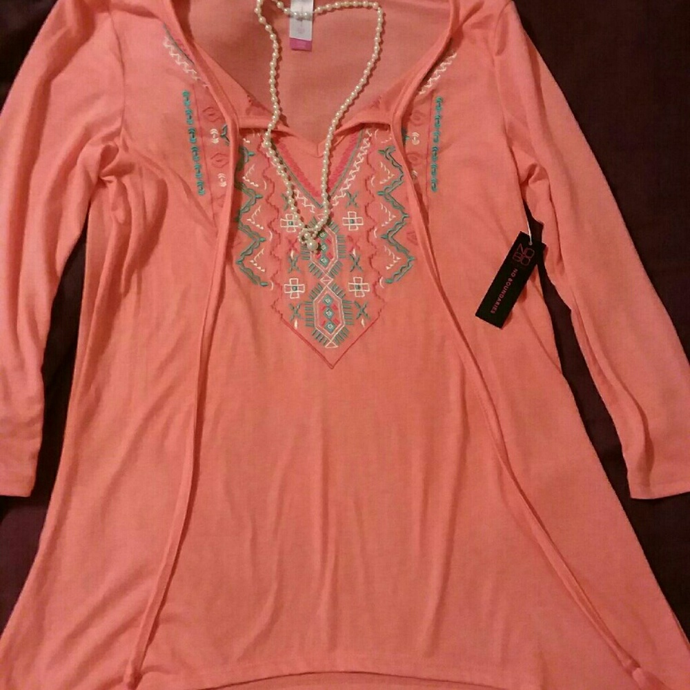 Very attractive top new so cute!