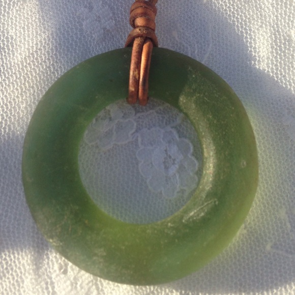 🌹No Brand Open Circle Necklace - Picture 3 of 8