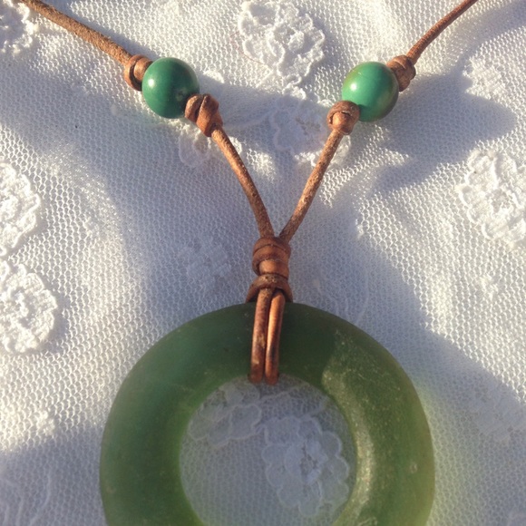 🌹No Brand Open Circle Necklace - Picture 6 of 8