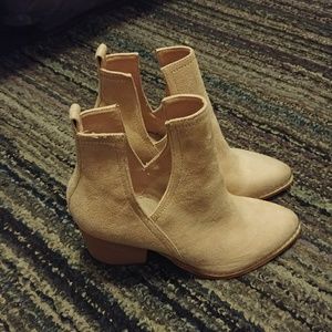 Akira steel toe boots