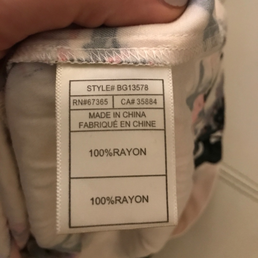 BB Dakota -worn once ! romper size large - Picture 6 of 7