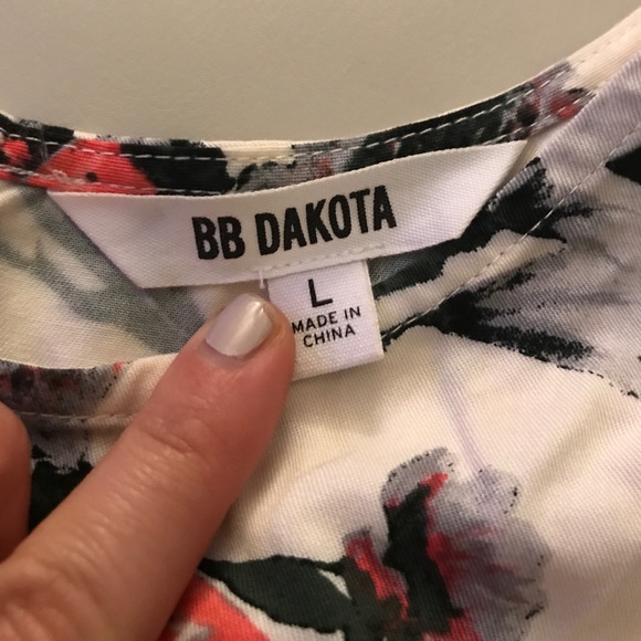 BB Dakota -worn once ! romper size large - Picture 4 of 7